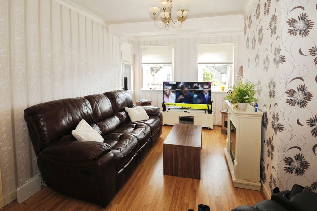 Property photo 3 of 12 Photo