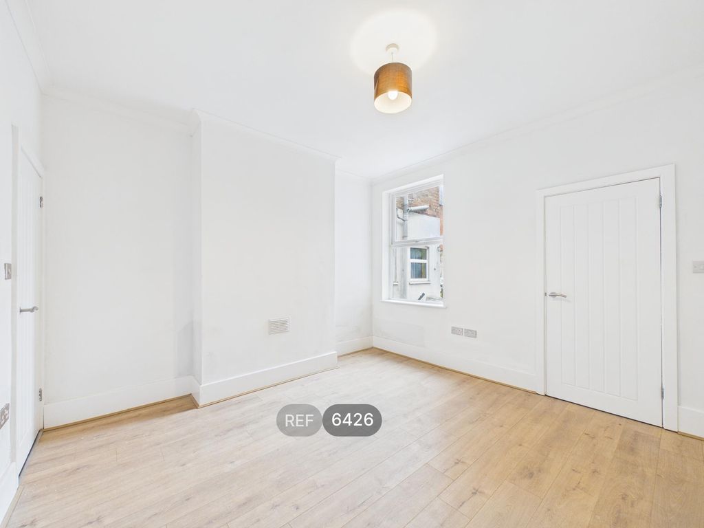 Property photo 3 of 11 Dining Room