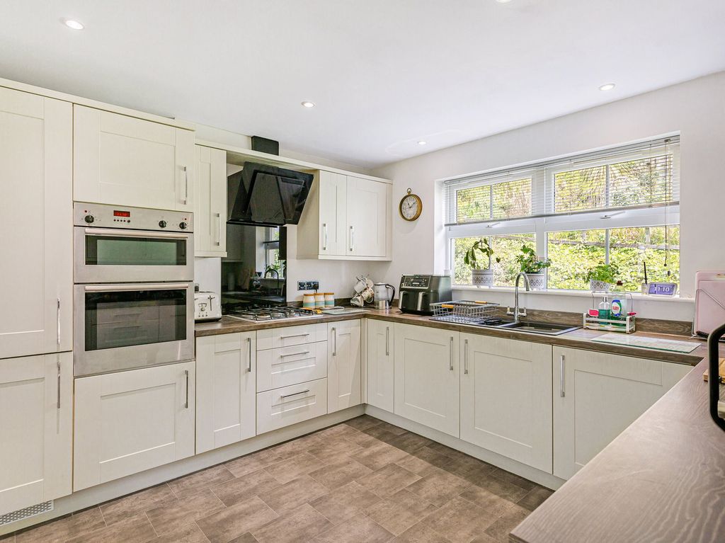 Additional image 6 of 5 bed detached house for saleSpeedwell Close, Bideford EX39