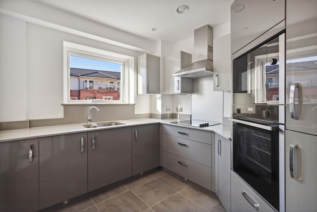 Property photo 3 of 10 02-949Aacb9-E896-4664-Af95-8Baf7d925Db2Imgl0012-Me