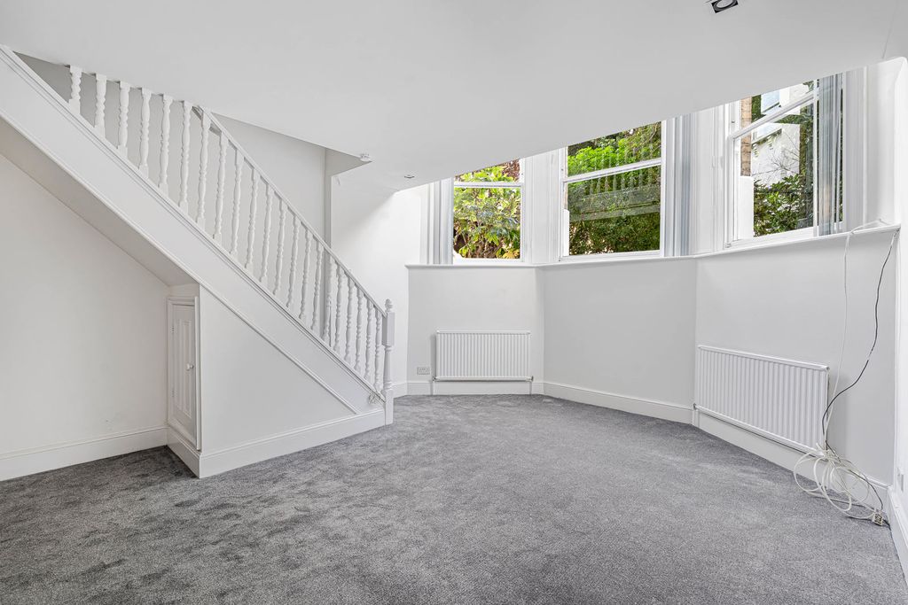 Property photo 2 of 11 Reception Room