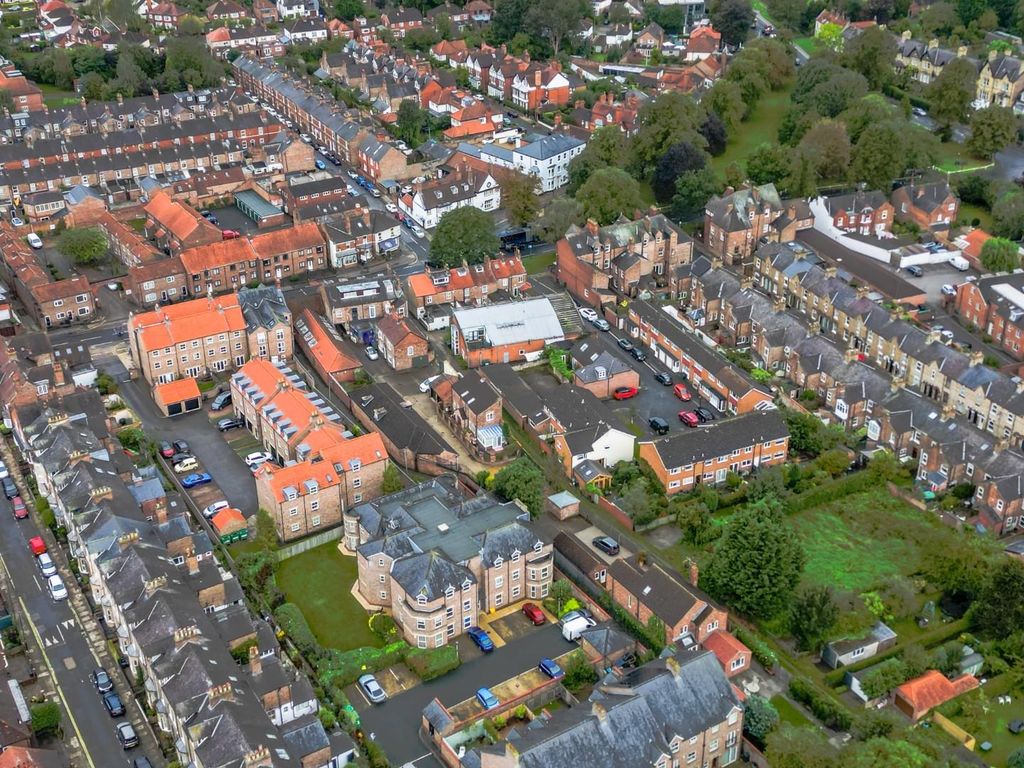 Property photo 1 of 14 External