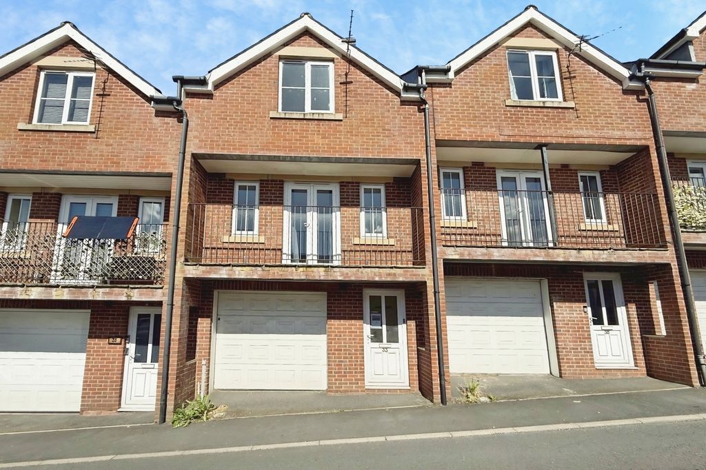 Property photo 1 of 16 External