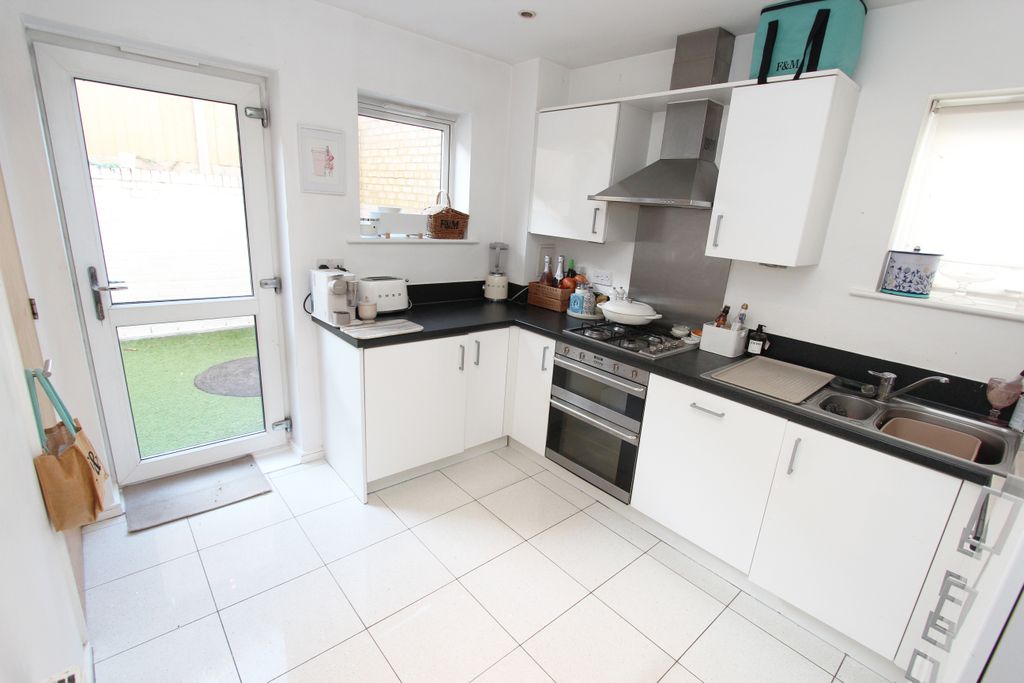 Property photo 2 of 14 Img_2270A