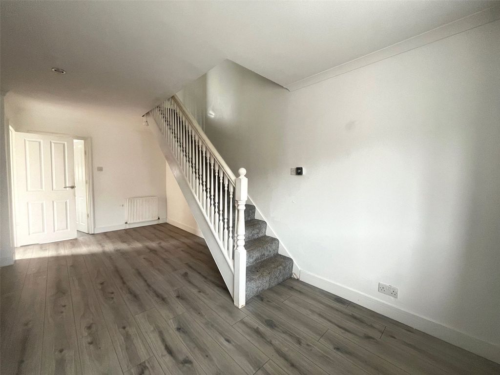 Property photo 3 of 6 Picture No. 02