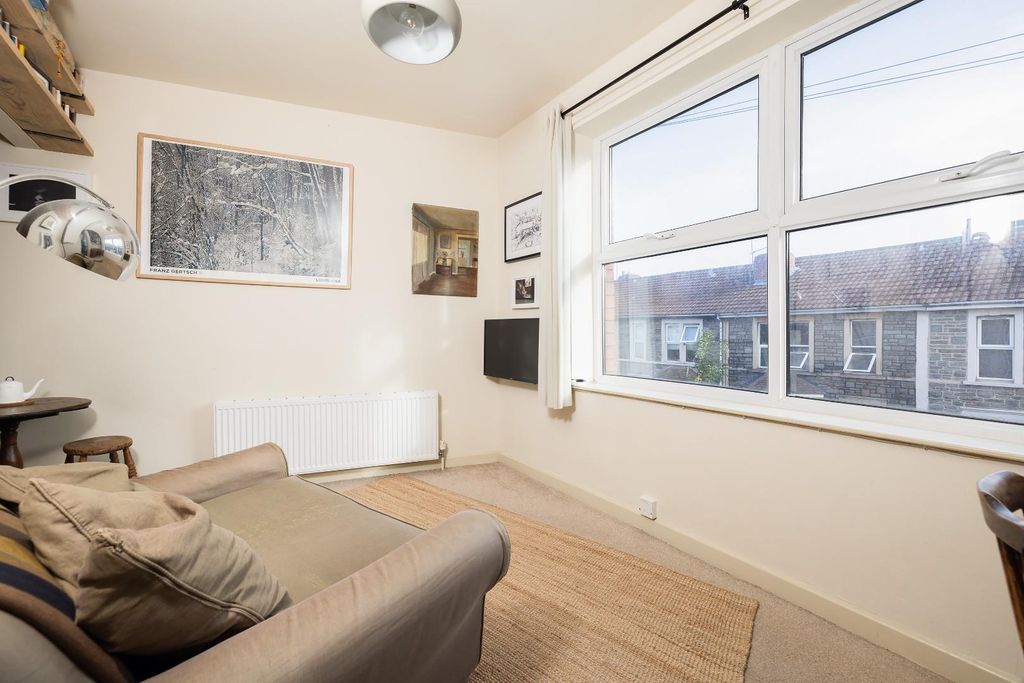 Property photo 3 of 16 014A0470.Jpg