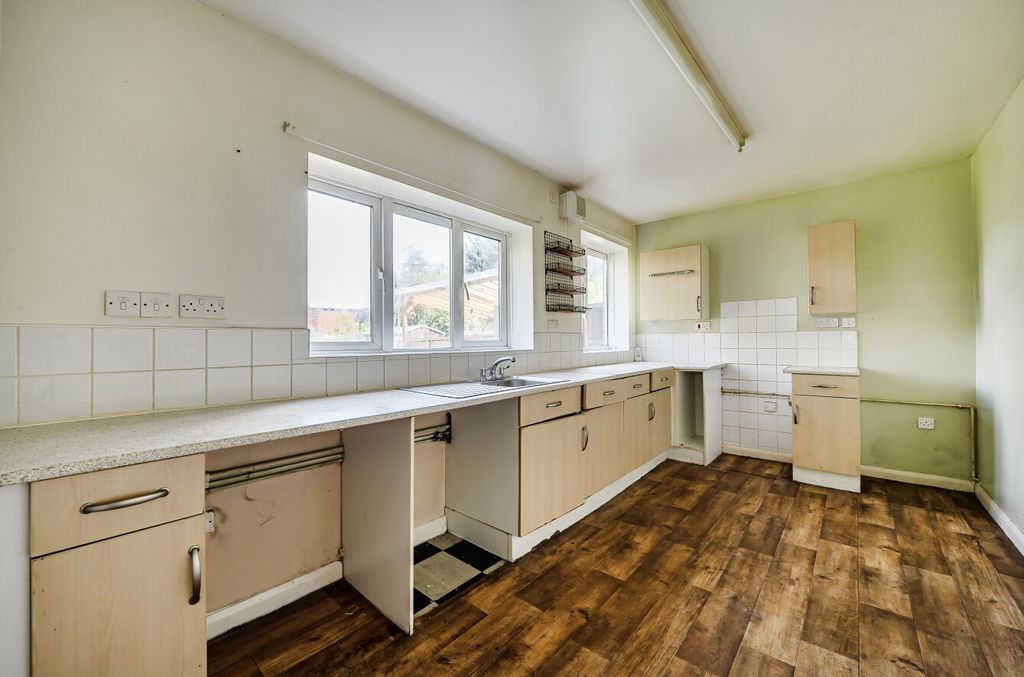 Property photo 2 of 15 1472501-2-6A27Fc8...