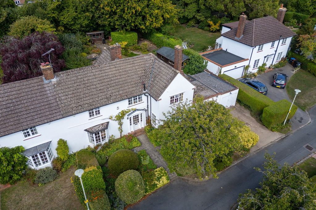 Property photo 2 of 43