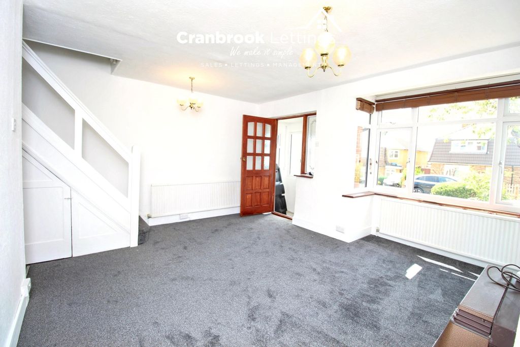 Property photo 1 of 25 Three Bedroom End Of Terrace To Rent Bellevue Road, Romford Rm5