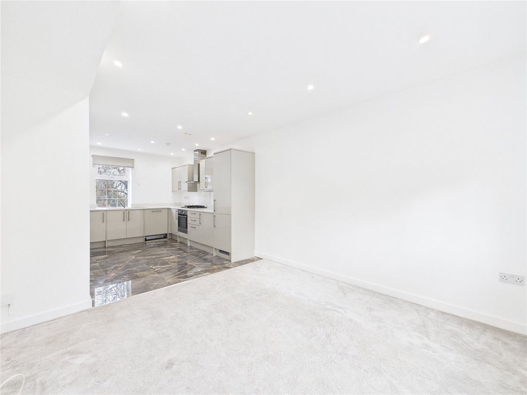 Property photo 2 of 7 Picture No. 01