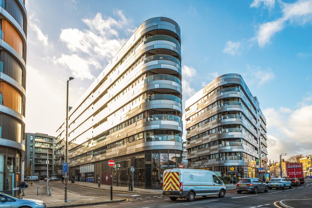 Property photo 1 of 18 External