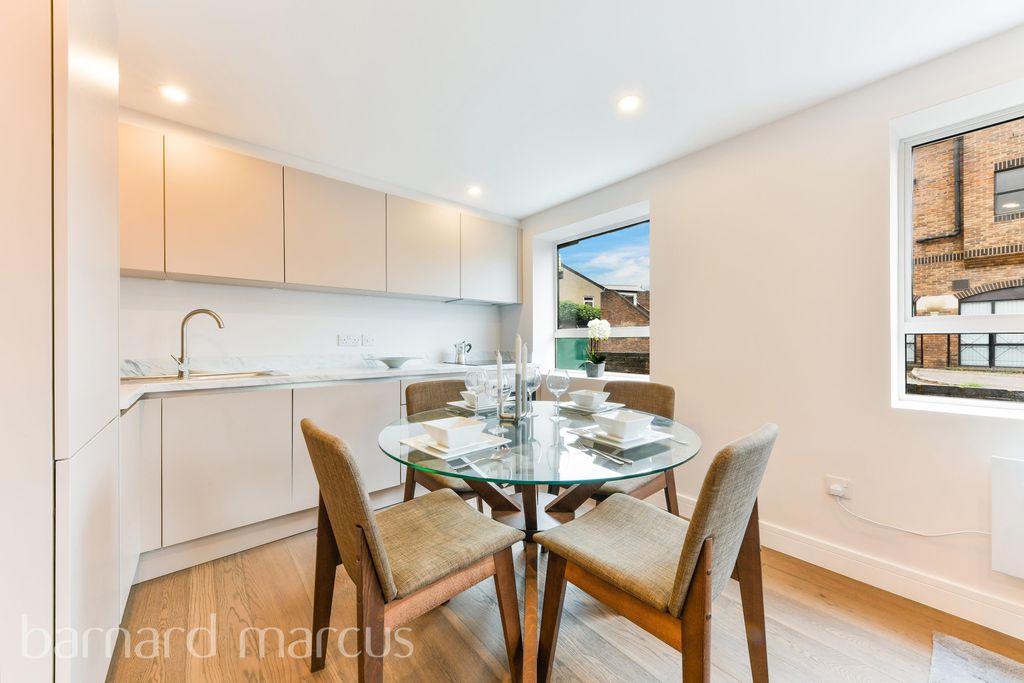 Property photo 1 of 6 Kitchen