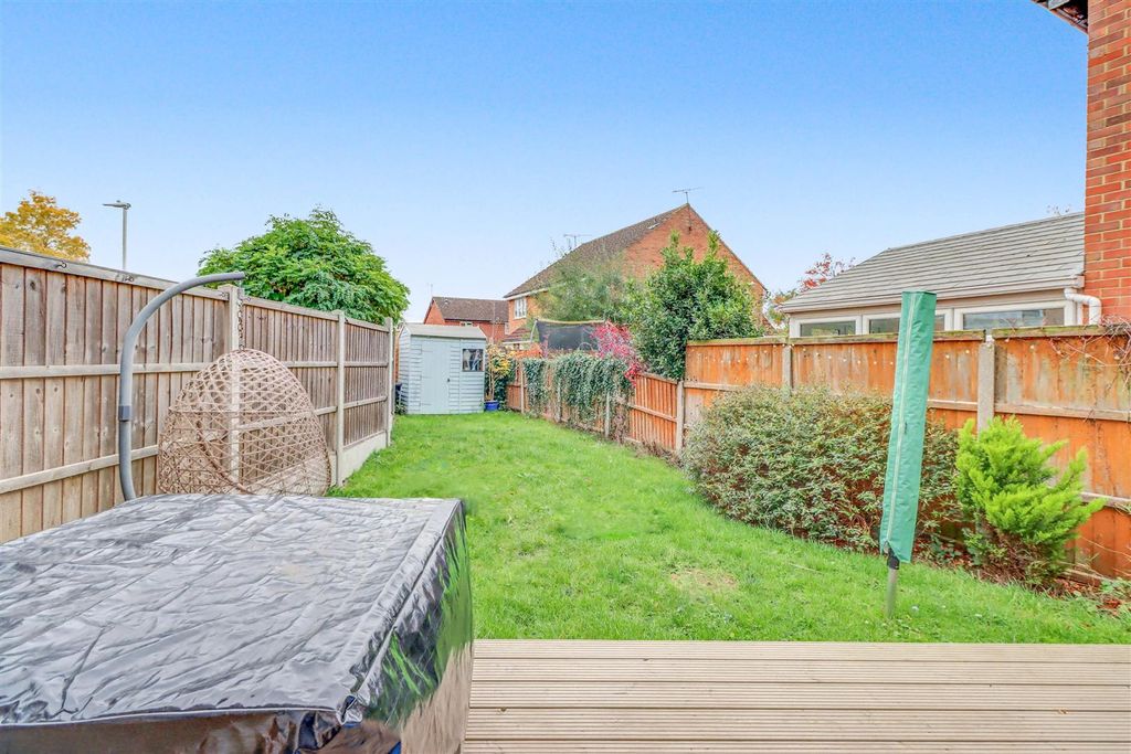 Property photo 2 of 14 60 Roding Outside Blurred 2.Jpg