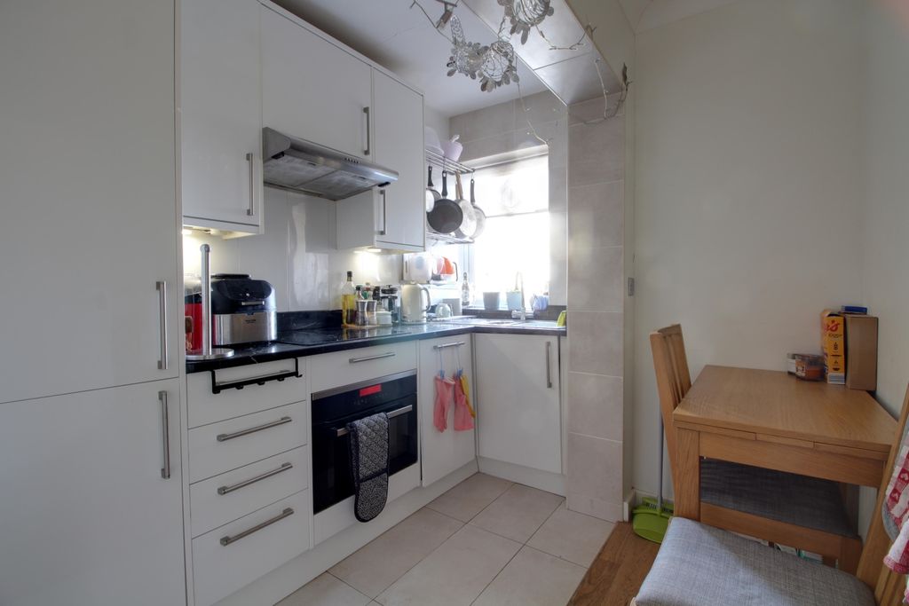 Property photo 3 of 4 Kitchen