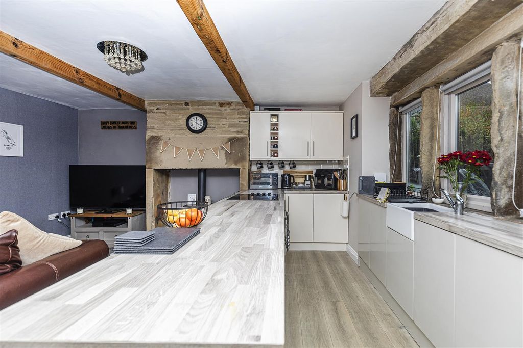 Property photo 2 of 25 Kitchen/Living Area