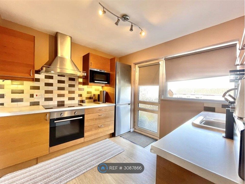 Property photo 1 of 11 Kitchen