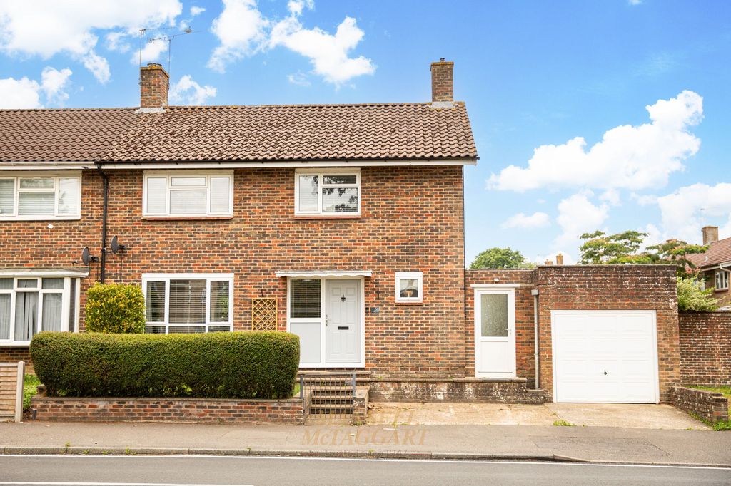 Property photo 1 of 32