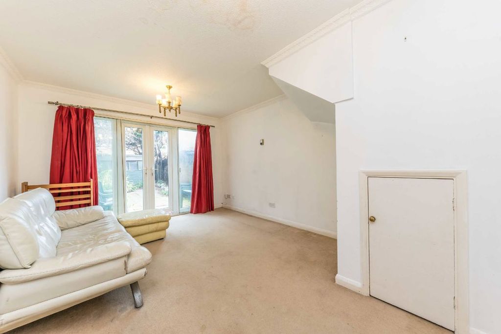 Property photo 2 of 7