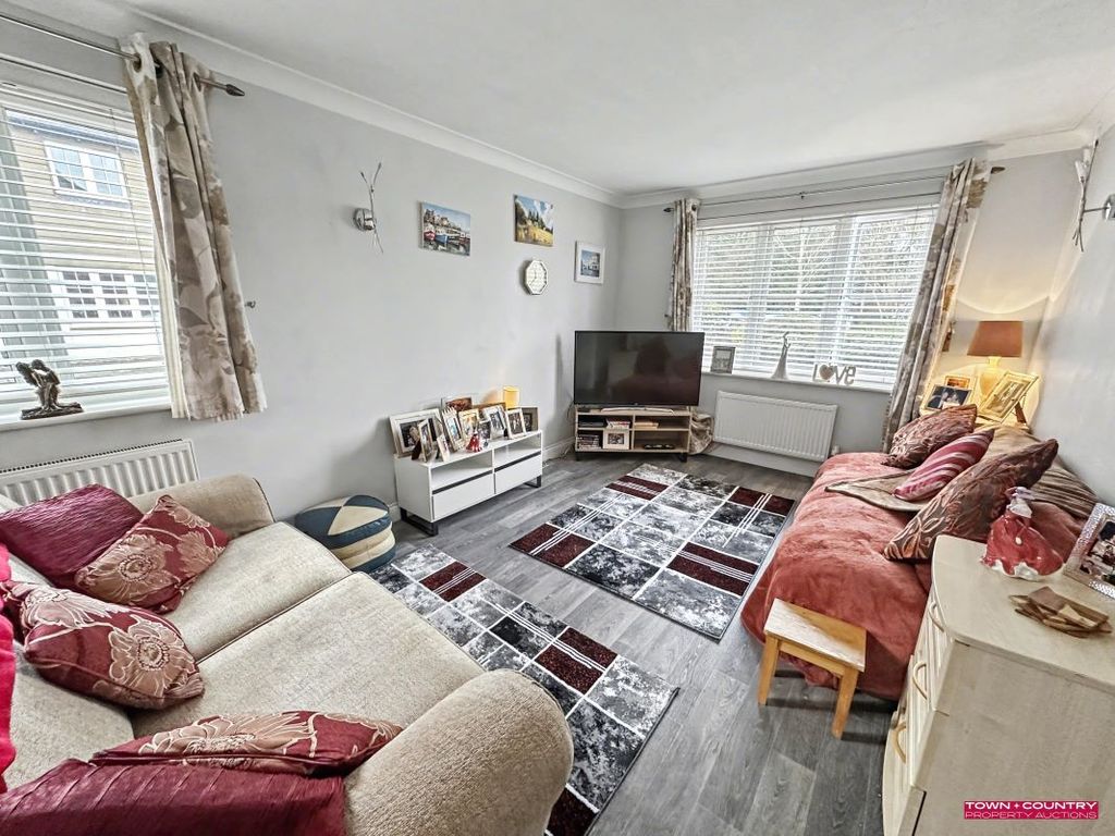 Property photo 3 of 14