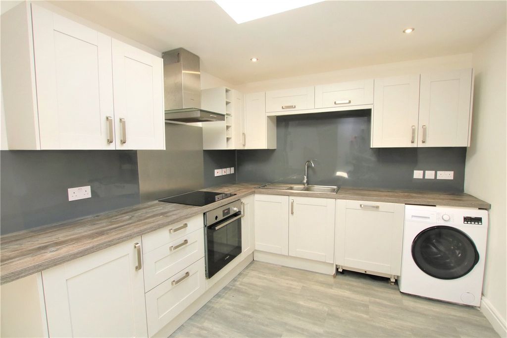 Property photo 2 of 9 Picture No. 14