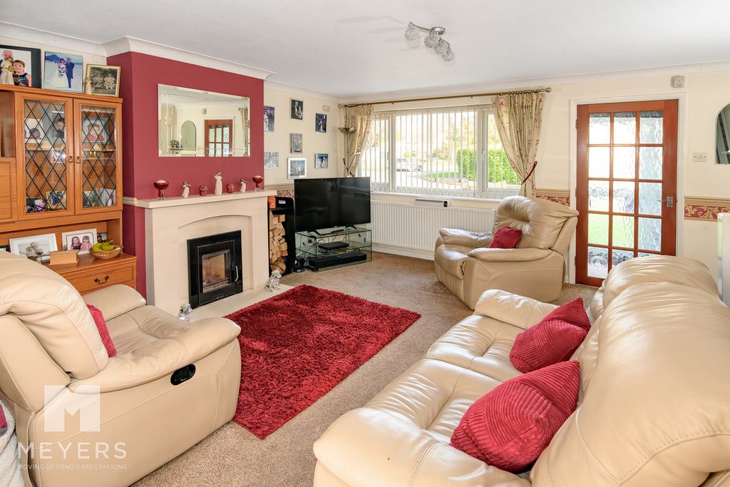 Property photo 2 of 21