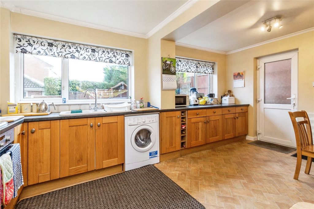 Property photo 2 of 12 Kitchen