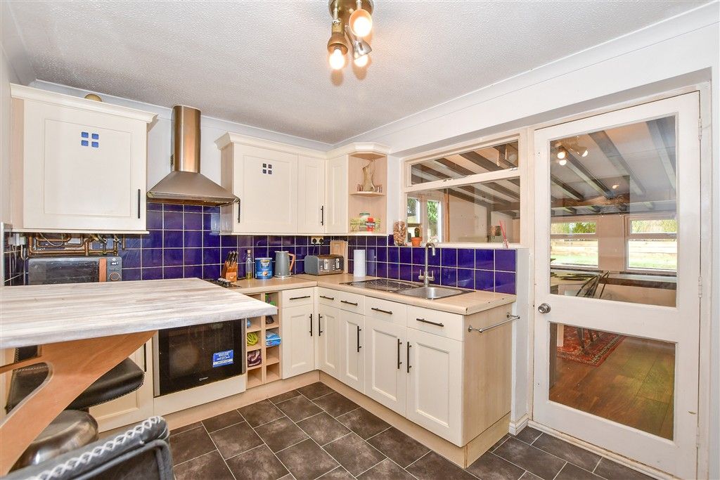 Property photo 3 of 14 Kitchen
