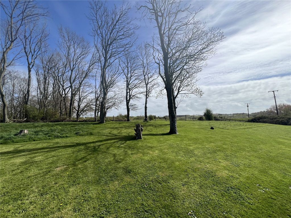 Property photo 3 of 19 Picture No. 04