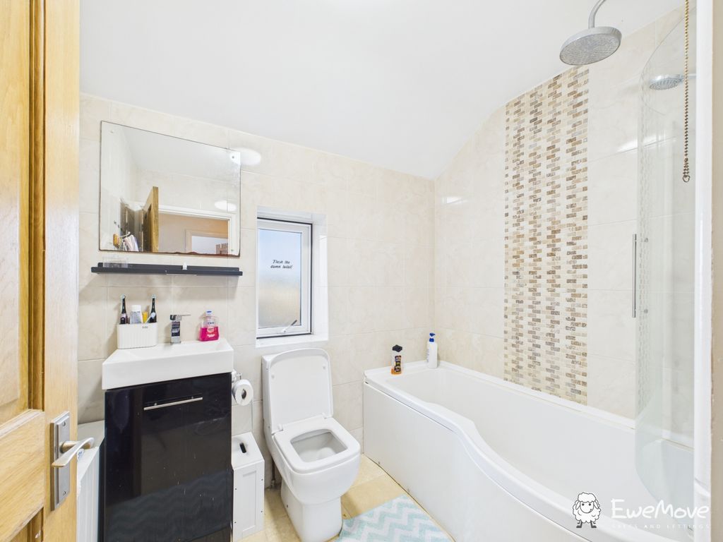 Property photo 2 of 6 Cam02877G0-Pr0102-Still002