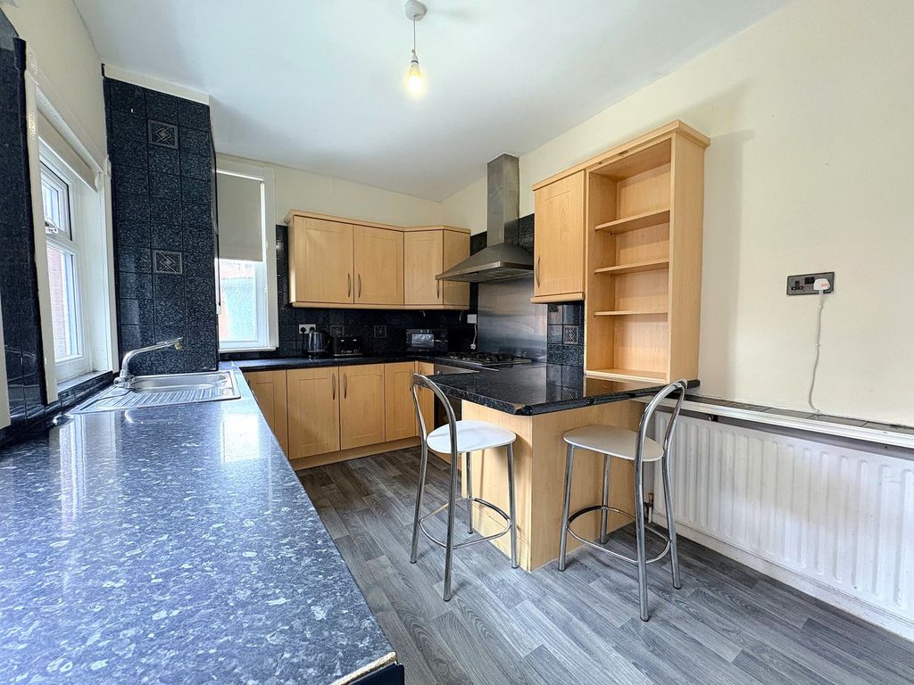 Property photo 2 of 23