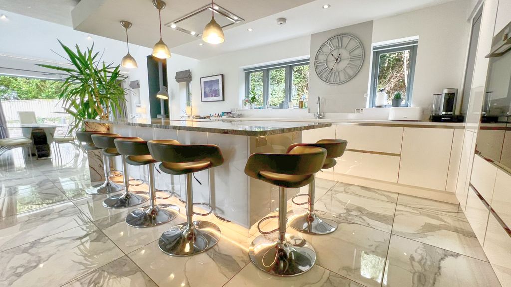 Property photo 2 of 38