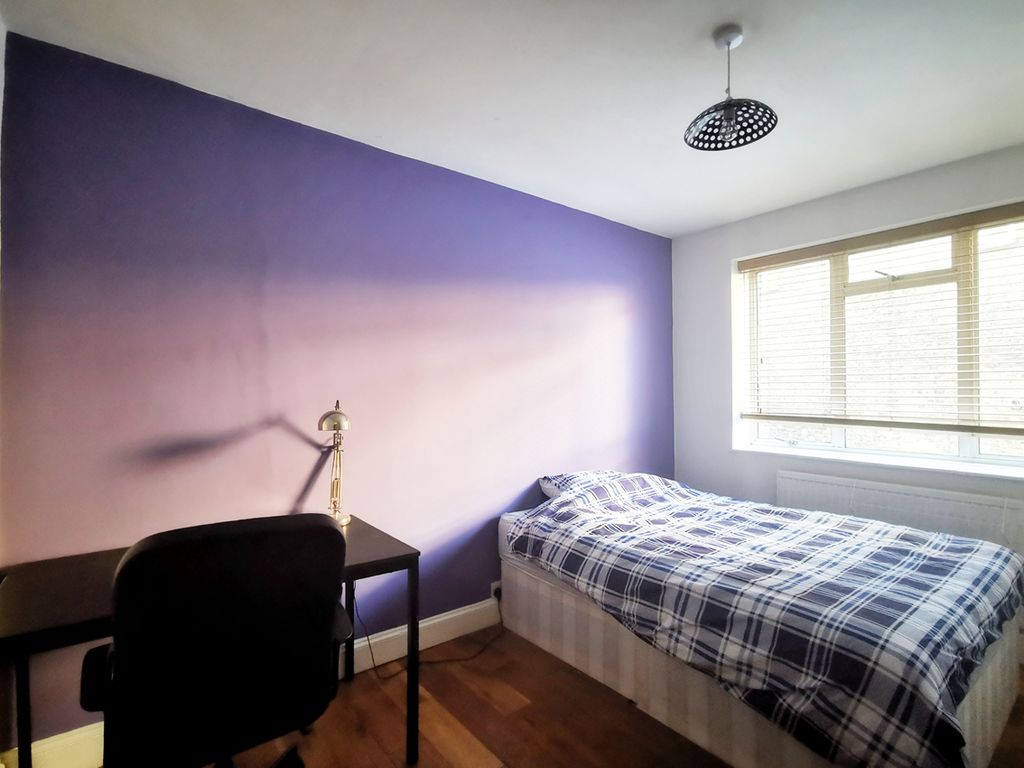 Property photo 3 of 28