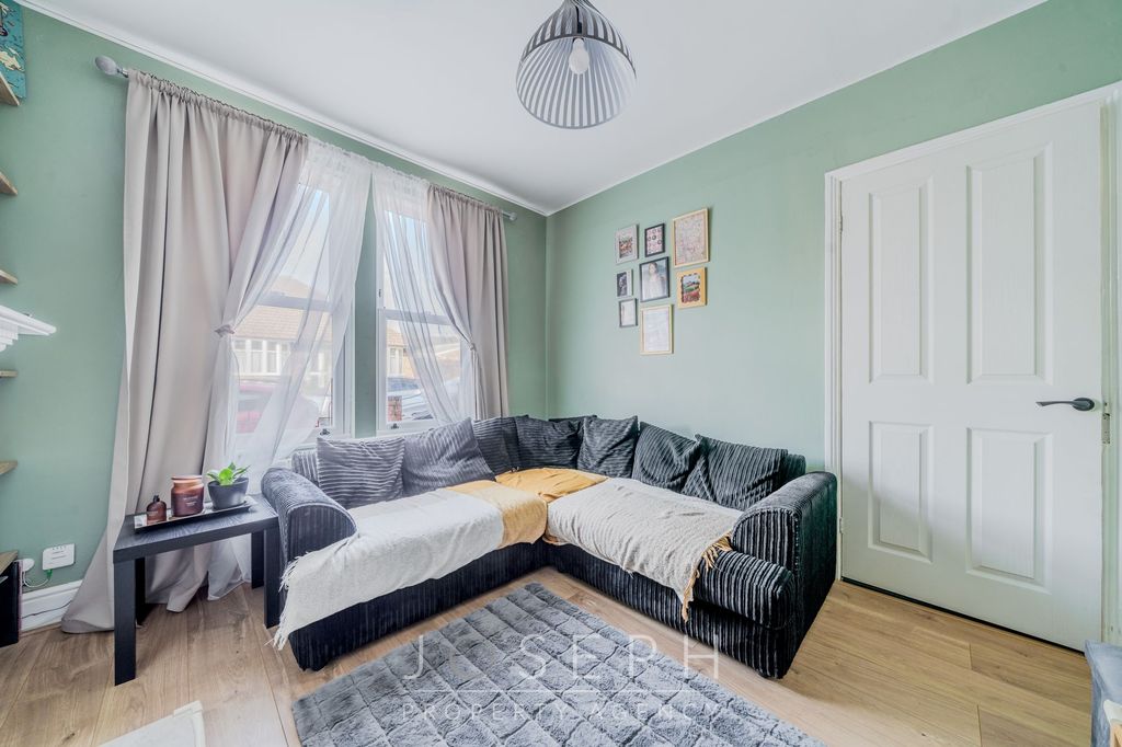 Property photo 3 of 16