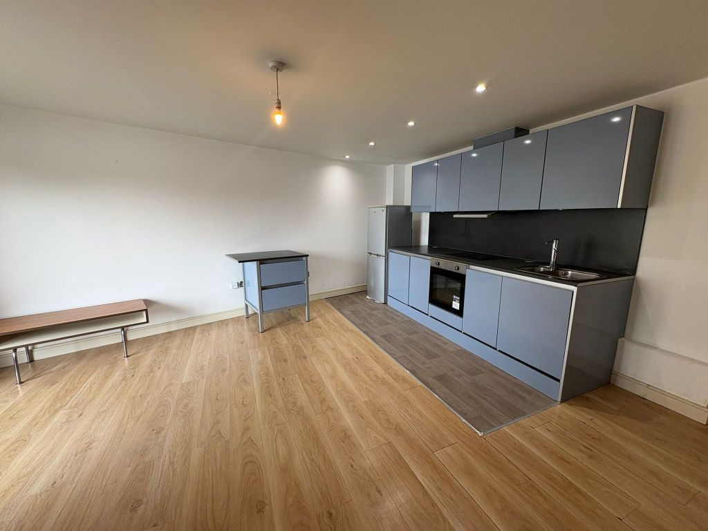 Property photo 3 of 8 Kitchen