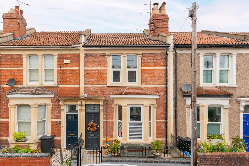 Property photo 2 of 44 2Q2Rbr - External D.Jpg