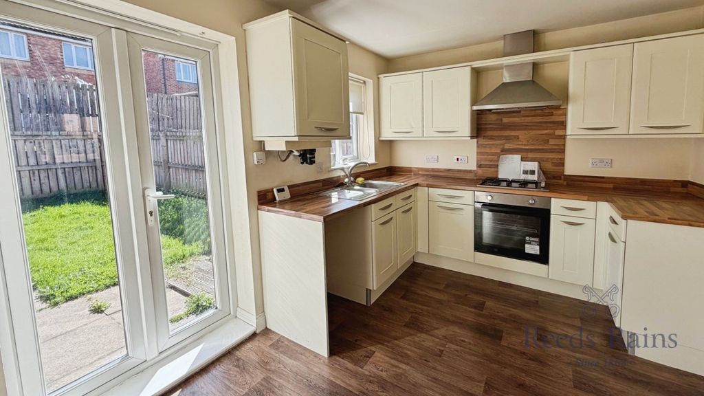 Property photo 3 of 11 Picture No. 17