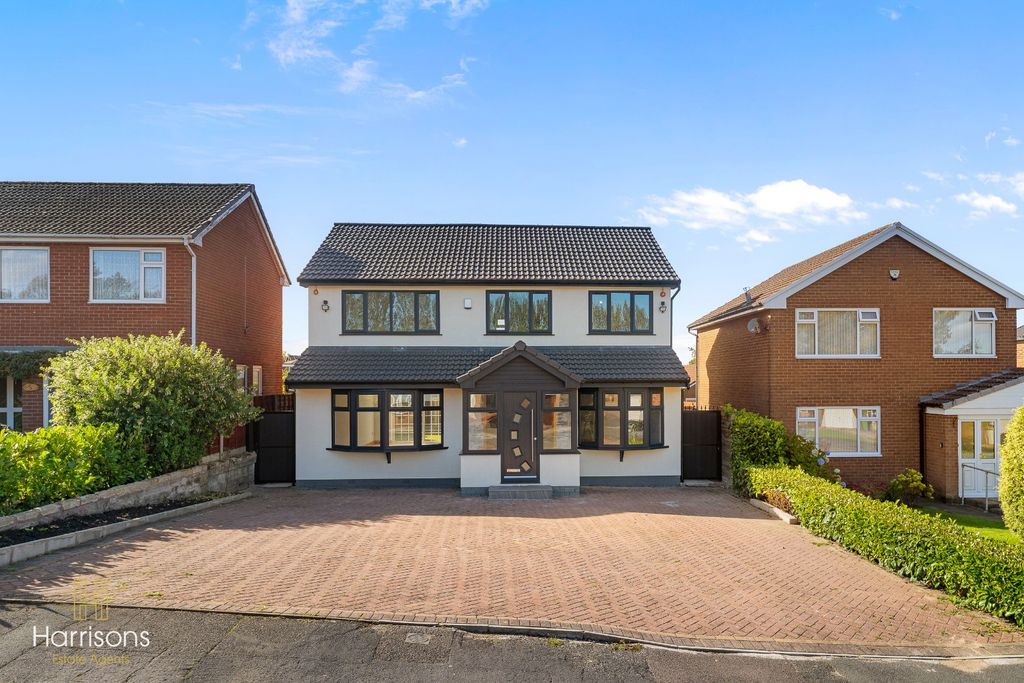 Property photo 1 of 32 5555120