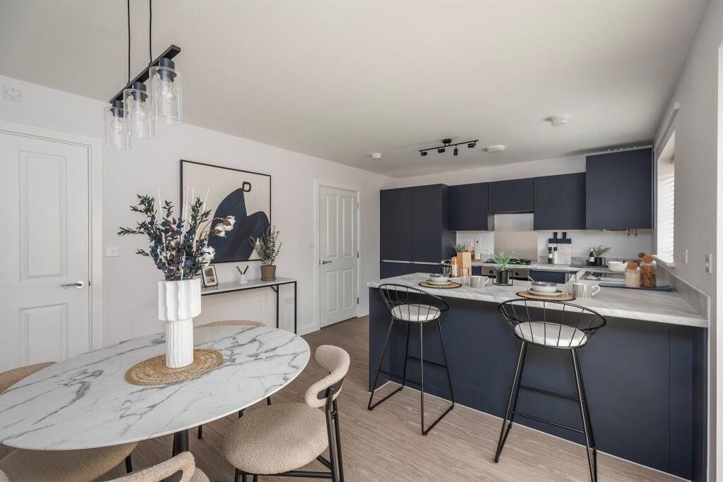 Property photo 3 of 15 Show Home