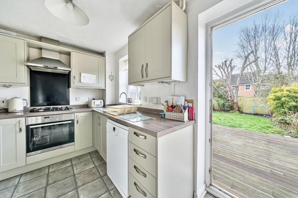 Property photo 3 of 19 Kitchen