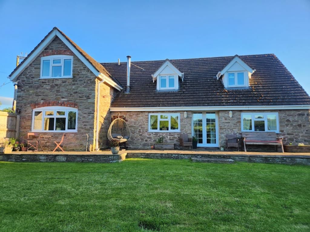Property photo 1 of 27 External
