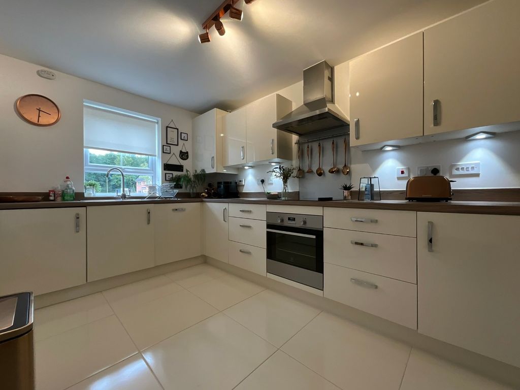 Property photo 2 of 29 4500182