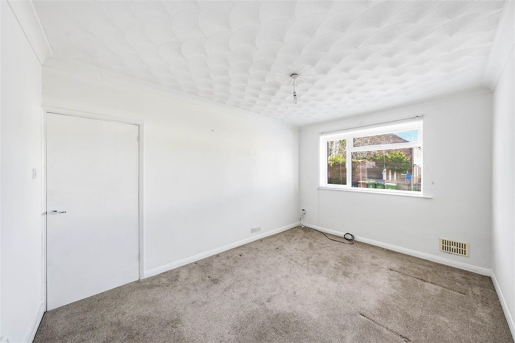 Property photo 3 of 18 Reception