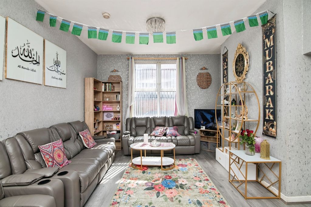 Property photo 2 of 20