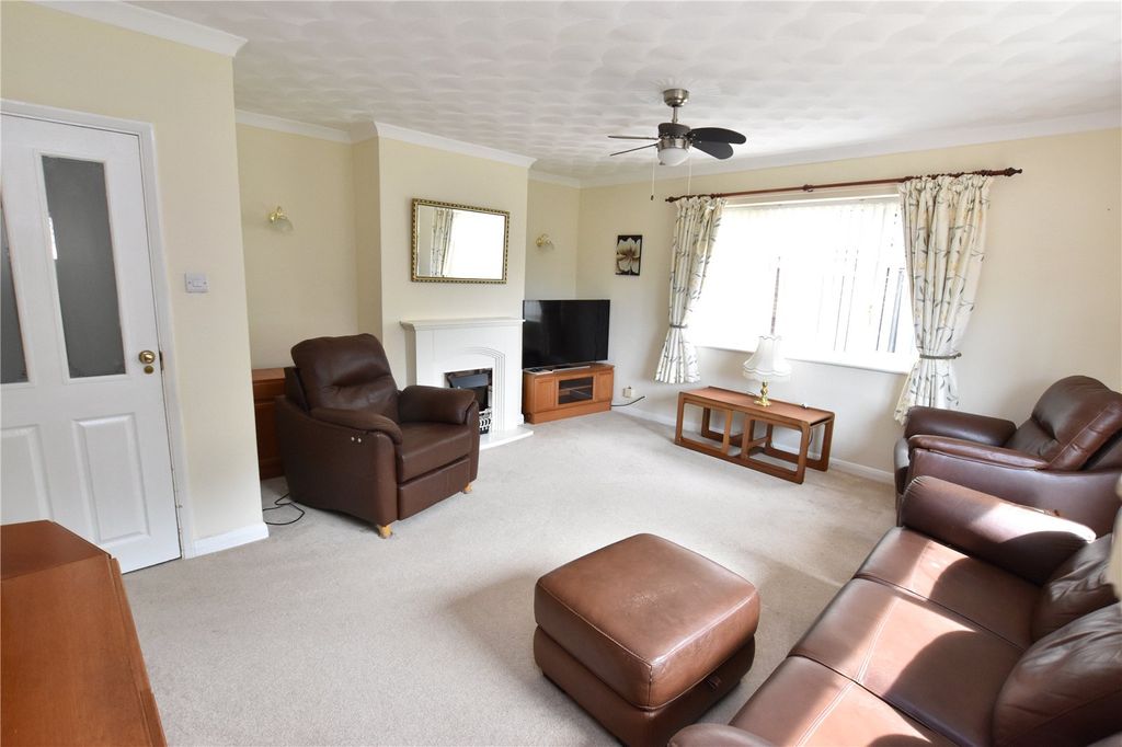 Property photo 2 of 14 Picture No. 13