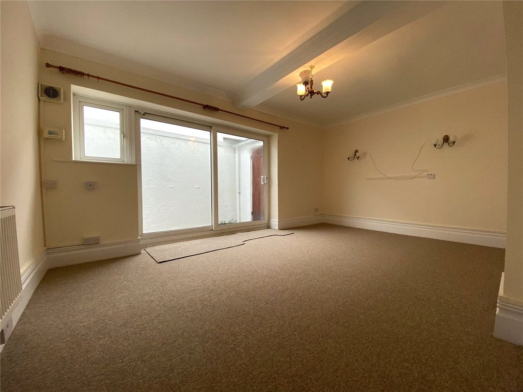 Property photo 3 of 13 Picture No. 02