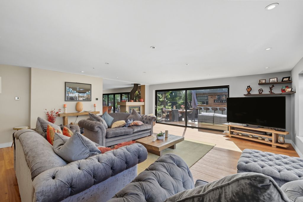 Property photo 2 of 37 Picture No. 42