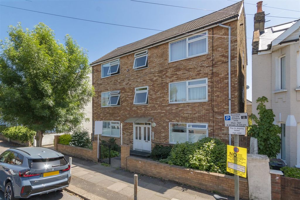 Property photo 1 of 10 External