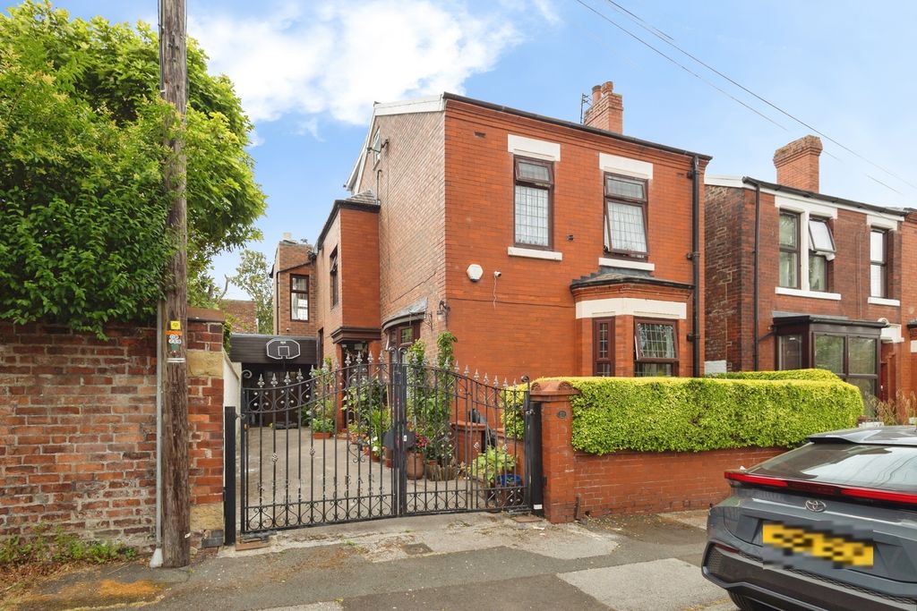 Property photo 1 of 30 Pbox-Img.Jpg