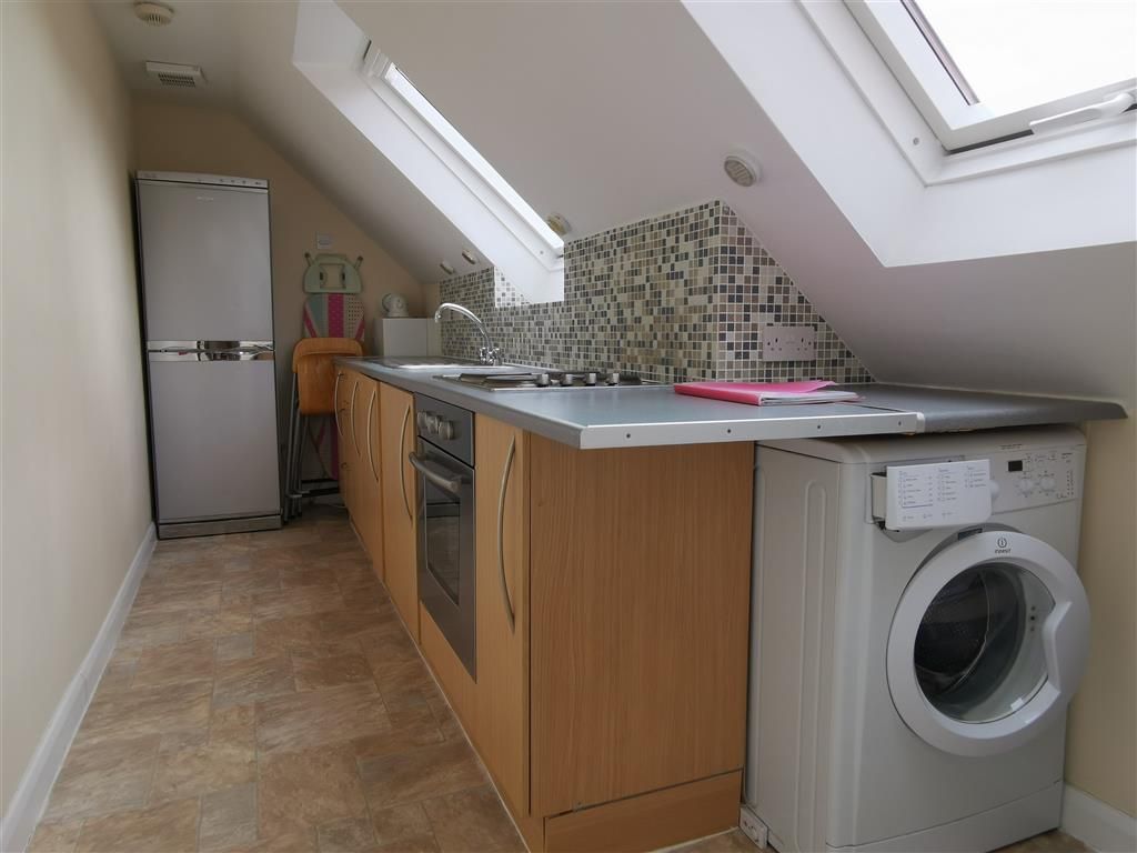 Property photo 2 of 6 Kitchen
