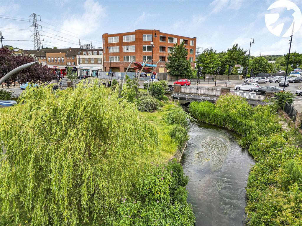 Property photo 1 of 14 External